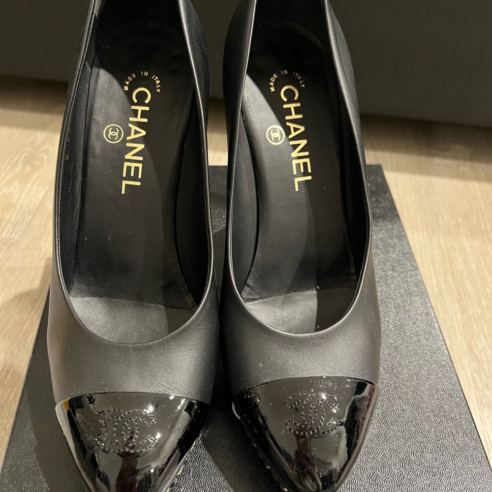 Chanel pumps